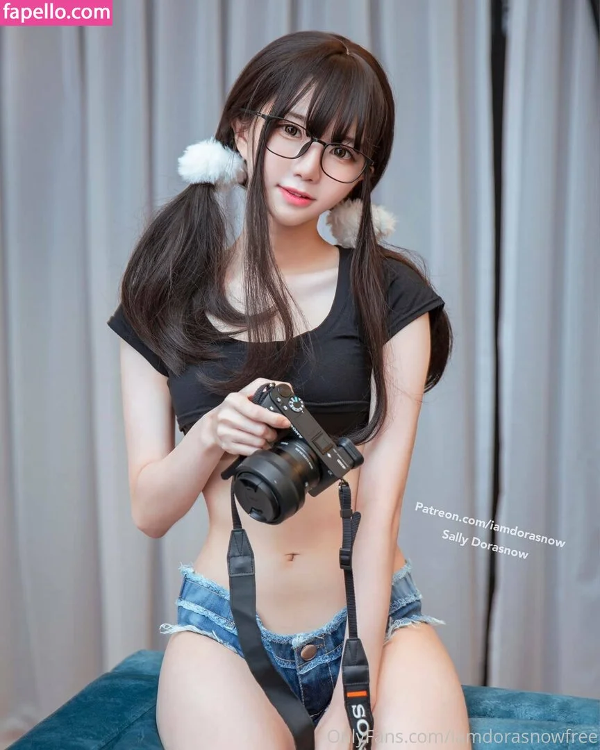 iamdorasnowfree Onlyfans Photo Gallery 