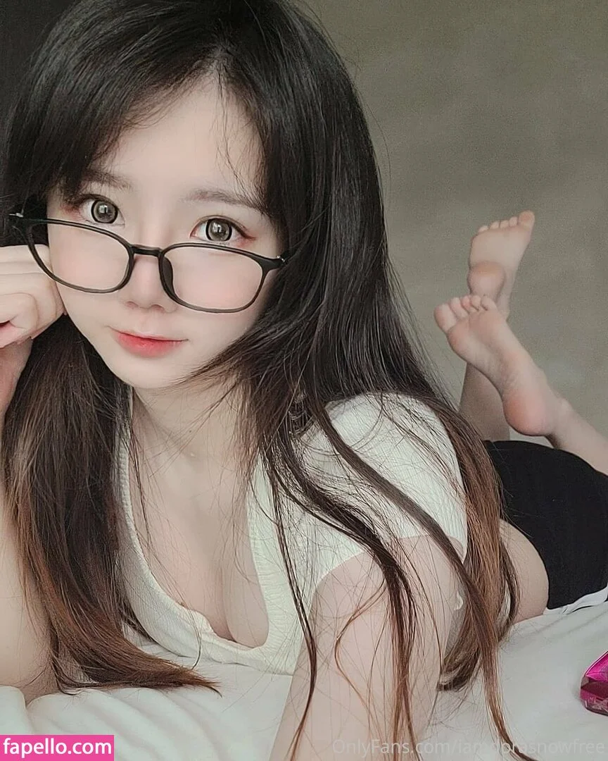 iamdorasnowfree Onlyfans Photo Gallery 