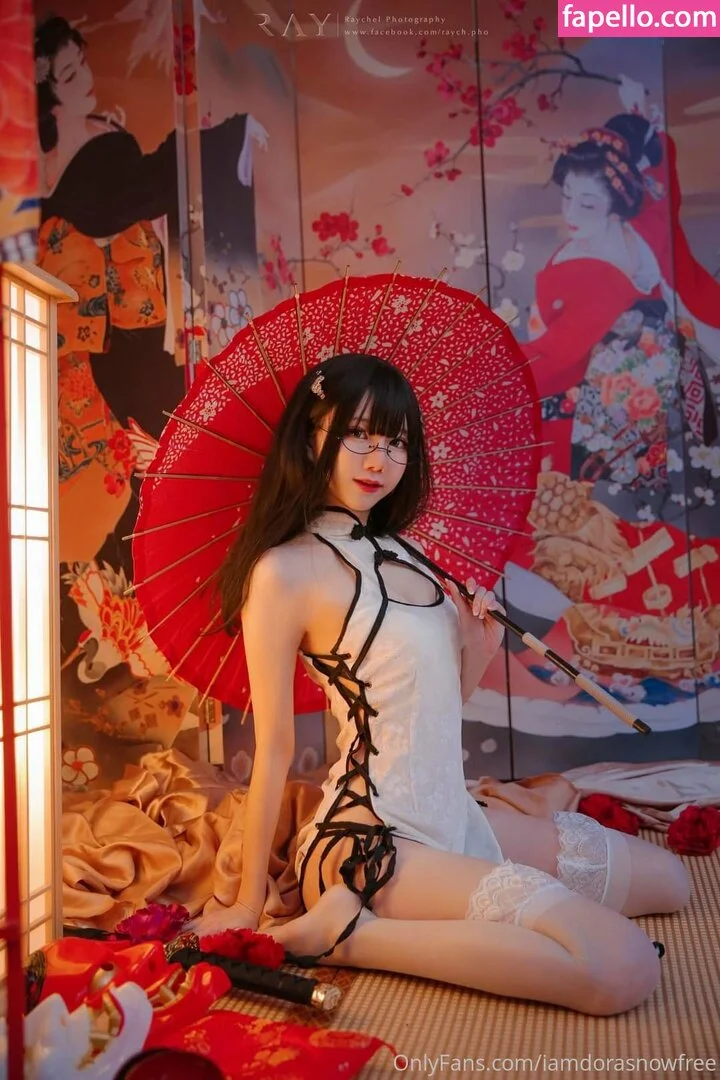 iamdorasnowfree Onlyfans Photo Gallery 