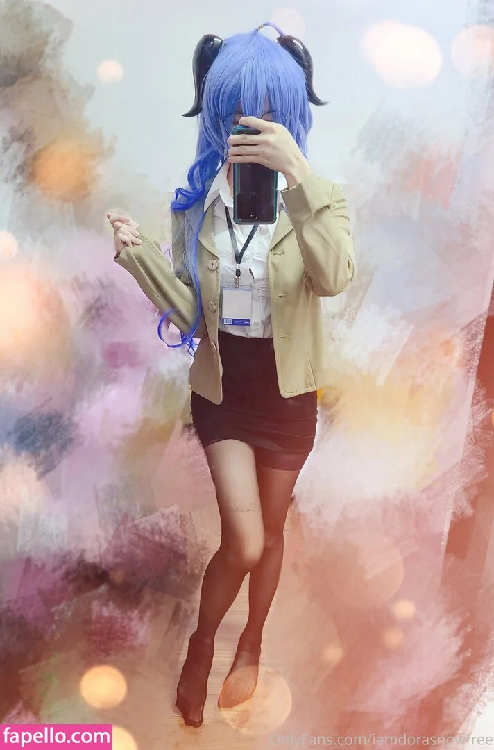 iamdorasnowfree Onlyfans Photo Gallery 