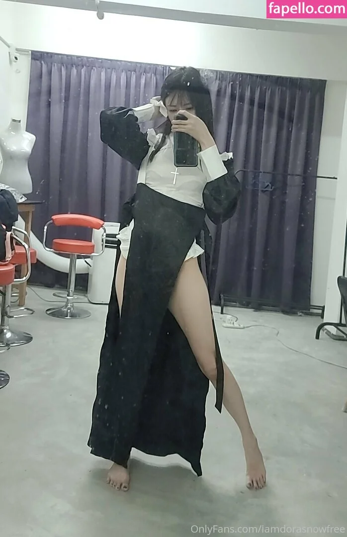 iamdorasnowfree Onlyfans Photo Gallery 