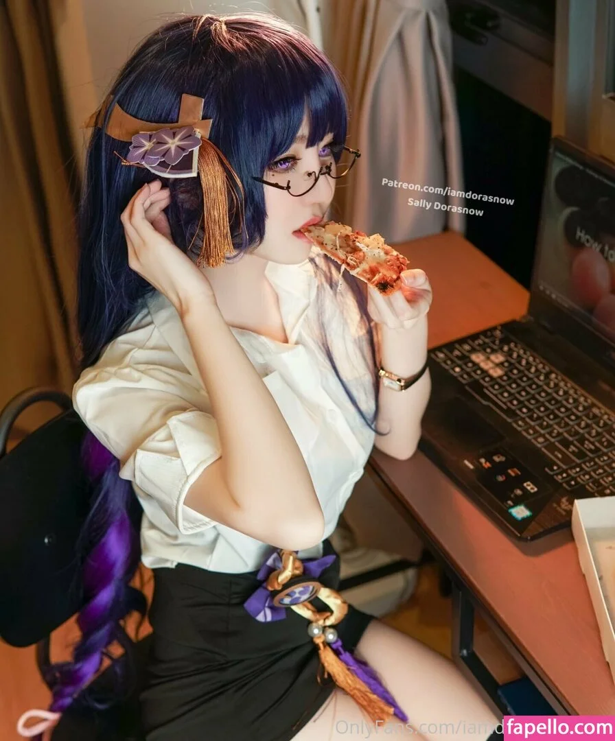 iamdorasnowfree Onlyfans Photo Gallery 