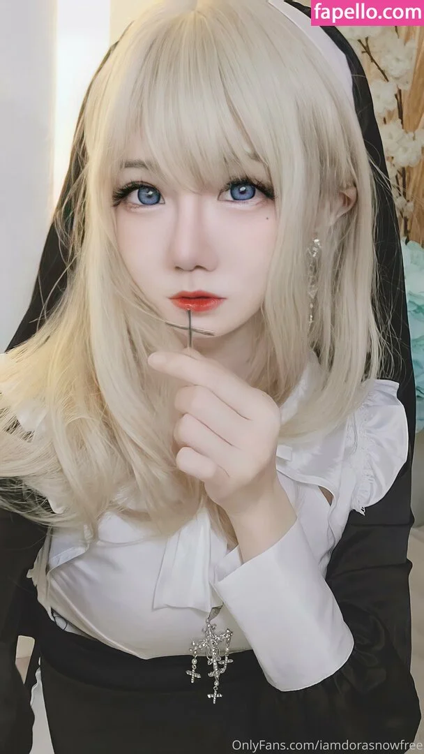 iamdorasnowfree Onlyfans Photo Gallery 