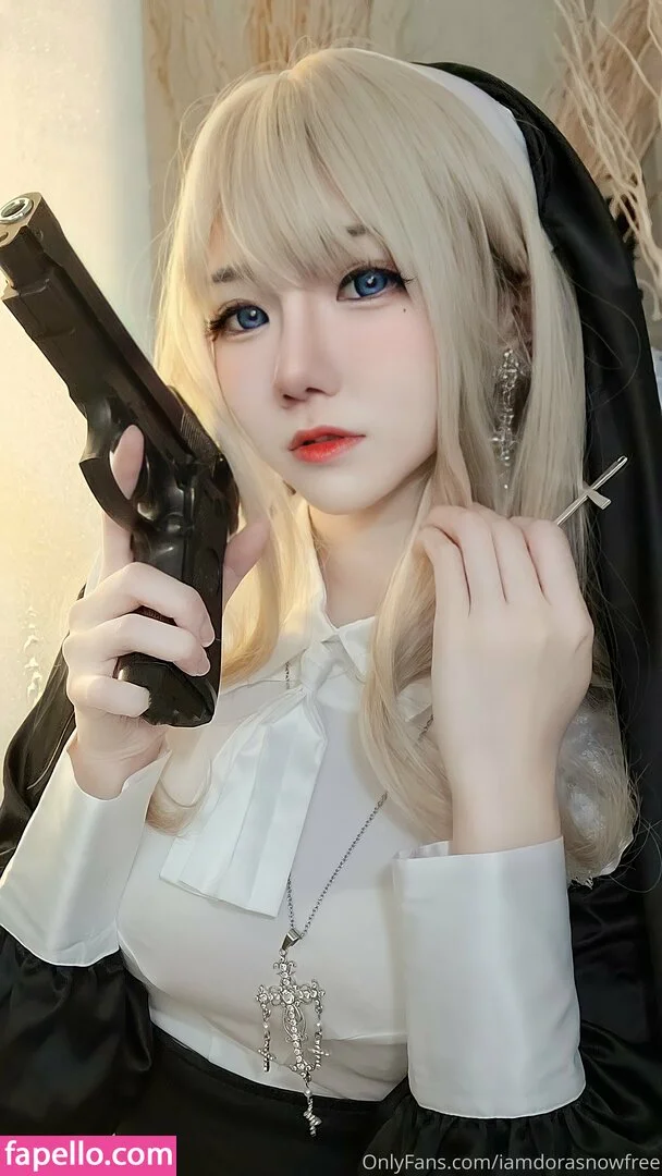 iamdorasnowfree Onlyfans Photo Gallery 