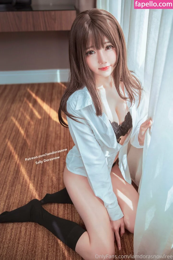 iamdorasnowfree Onlyfans Photo Gallery 