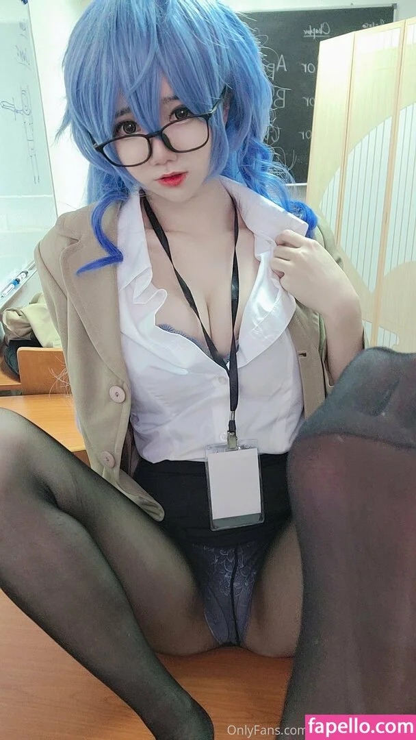 iamdorasnowfree Onlyfans Photo Gallery 