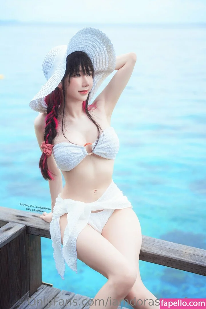 iamdorasnowfree Onlyfans Photo Gallery 