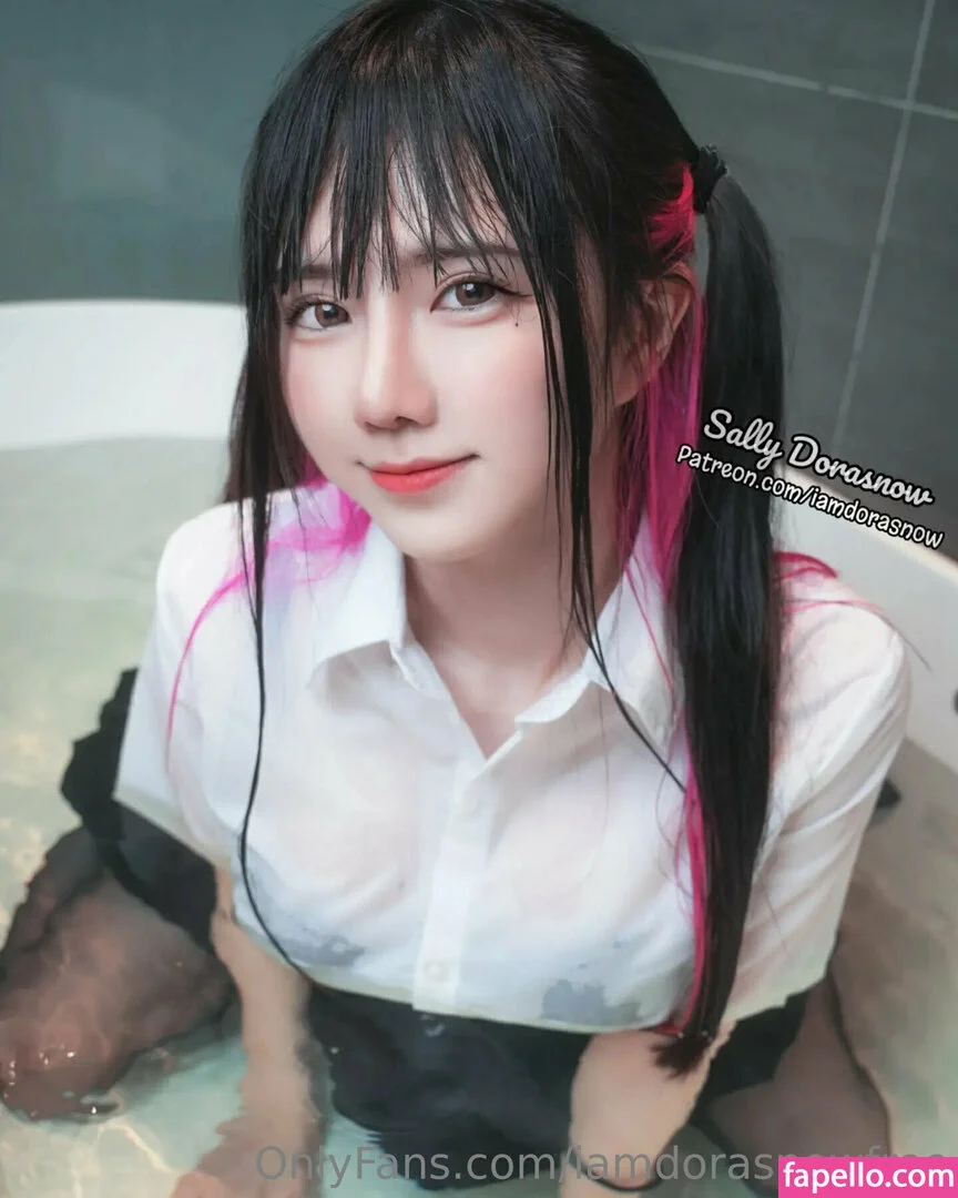 iamdorasnowfree Onlyfans Photo Gallery 