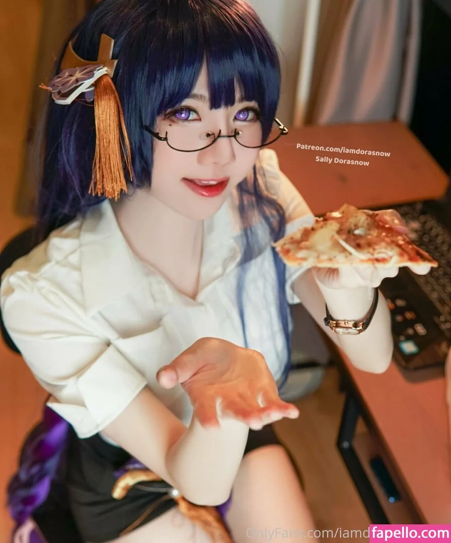 iamdorasnowfree Onlyfans Photo Gallery 