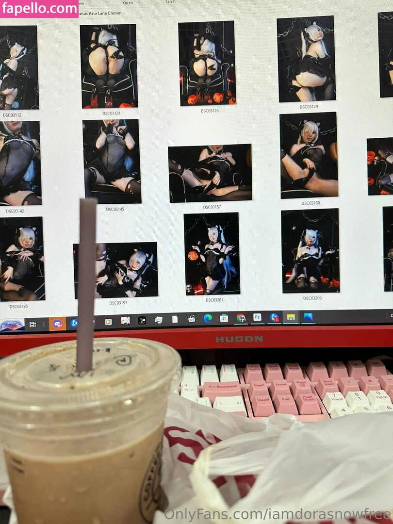 iamdorasnowfree Onlyfans Photo Gallery 