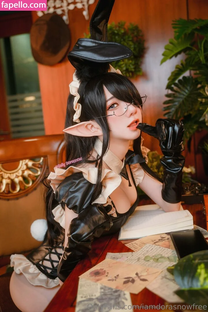 iamdorasnowfree Onlyfans Photo Gallery 