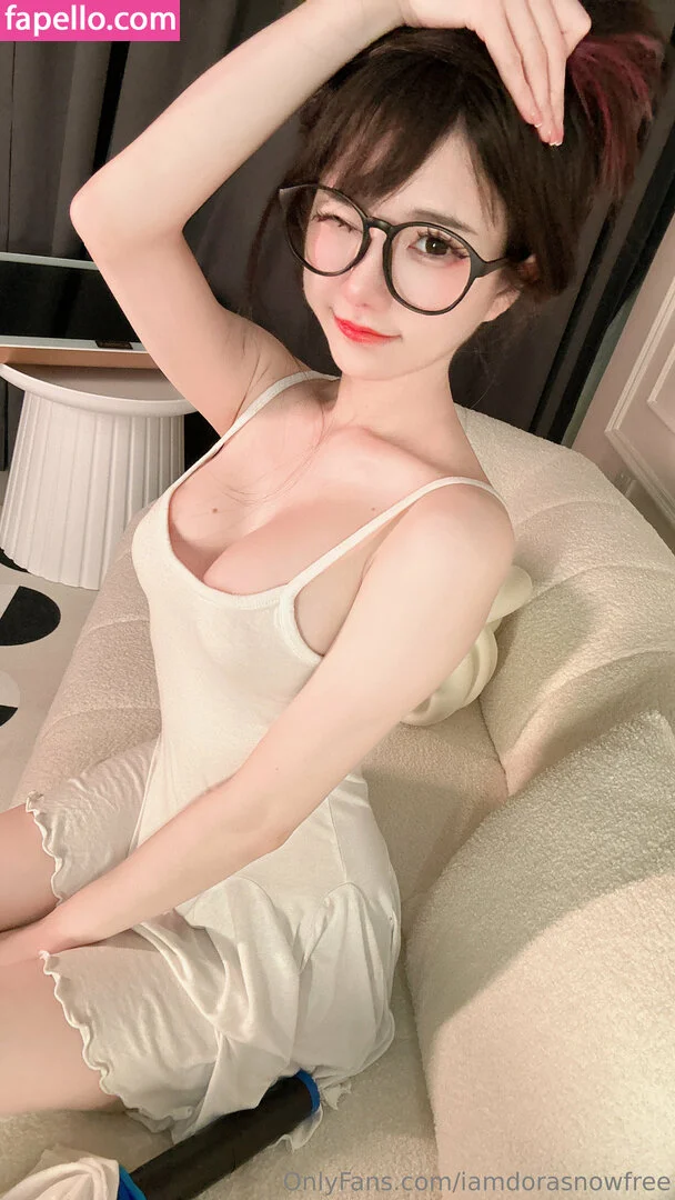 iamdorasnowfree Onlyfans Photo Gallery 