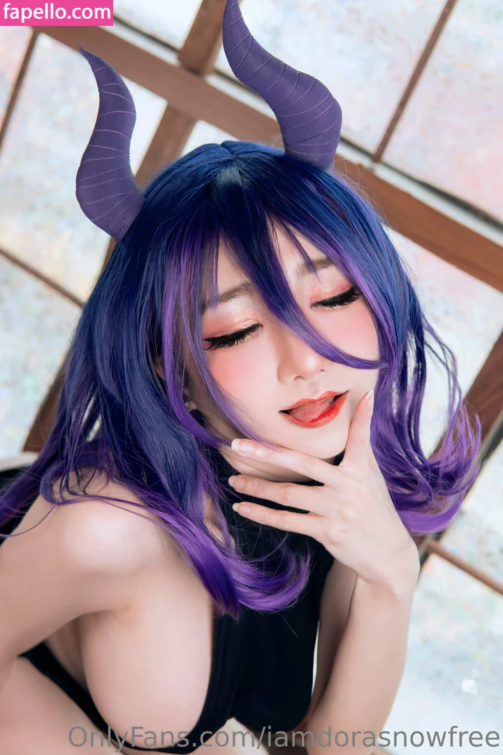 iamdorasnowfree Onlyfans Photo Gallery 