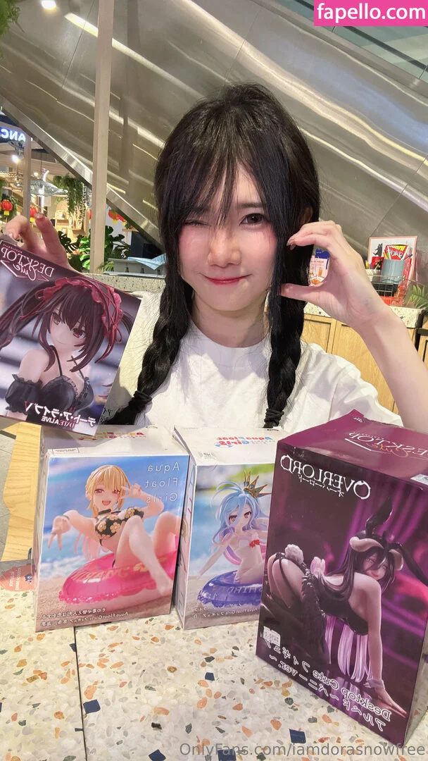 iamdorasnowfree Onlyfans Photo Gallery 