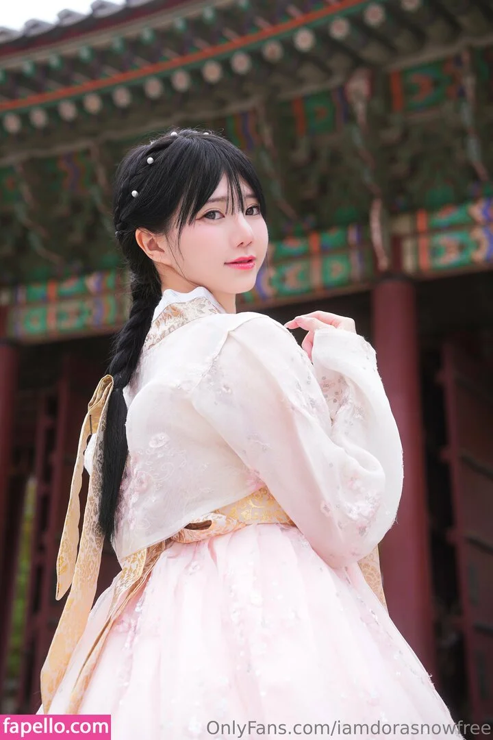 iamdorasnowfree Onlyfans Photo Gallery 