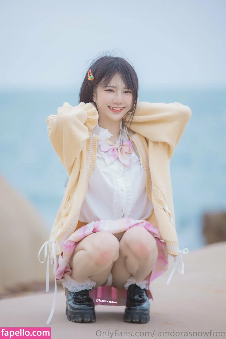 iamdorasnowfree Onlyfans Photo Gallery 