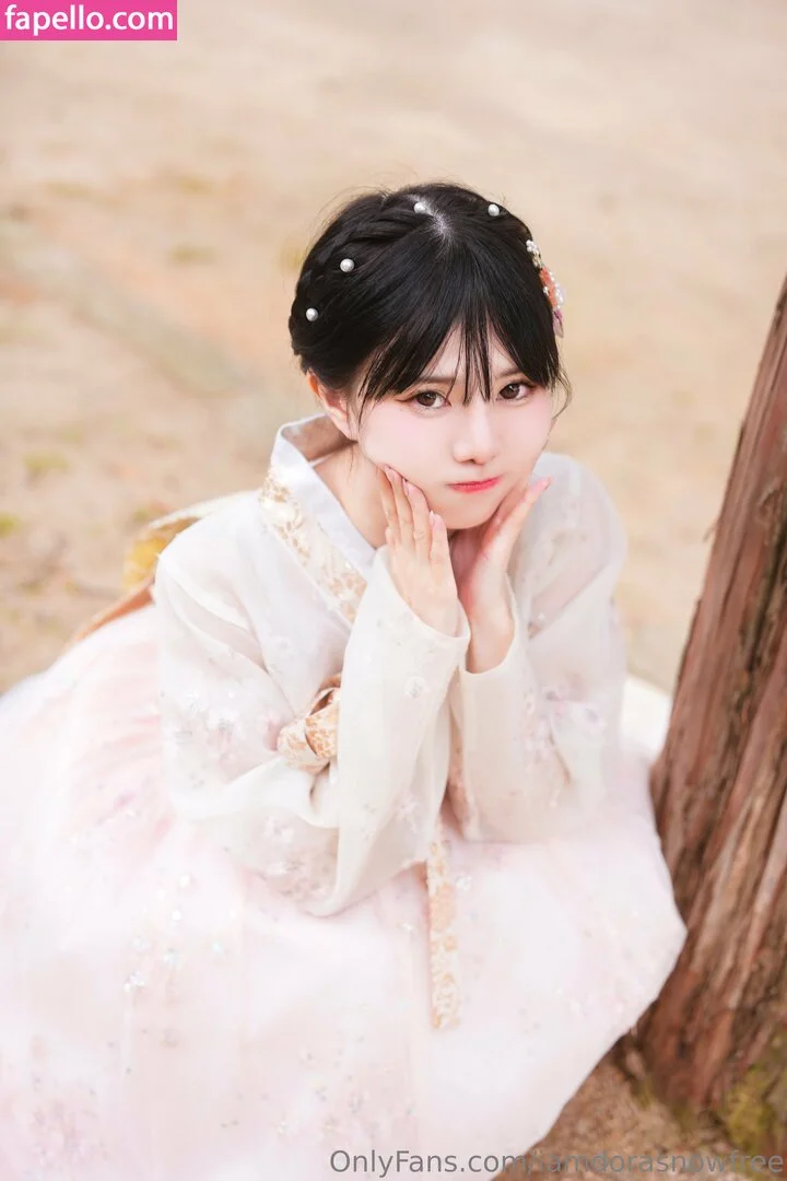 iamdorasnowfree Onlyfans Photo Gallery 