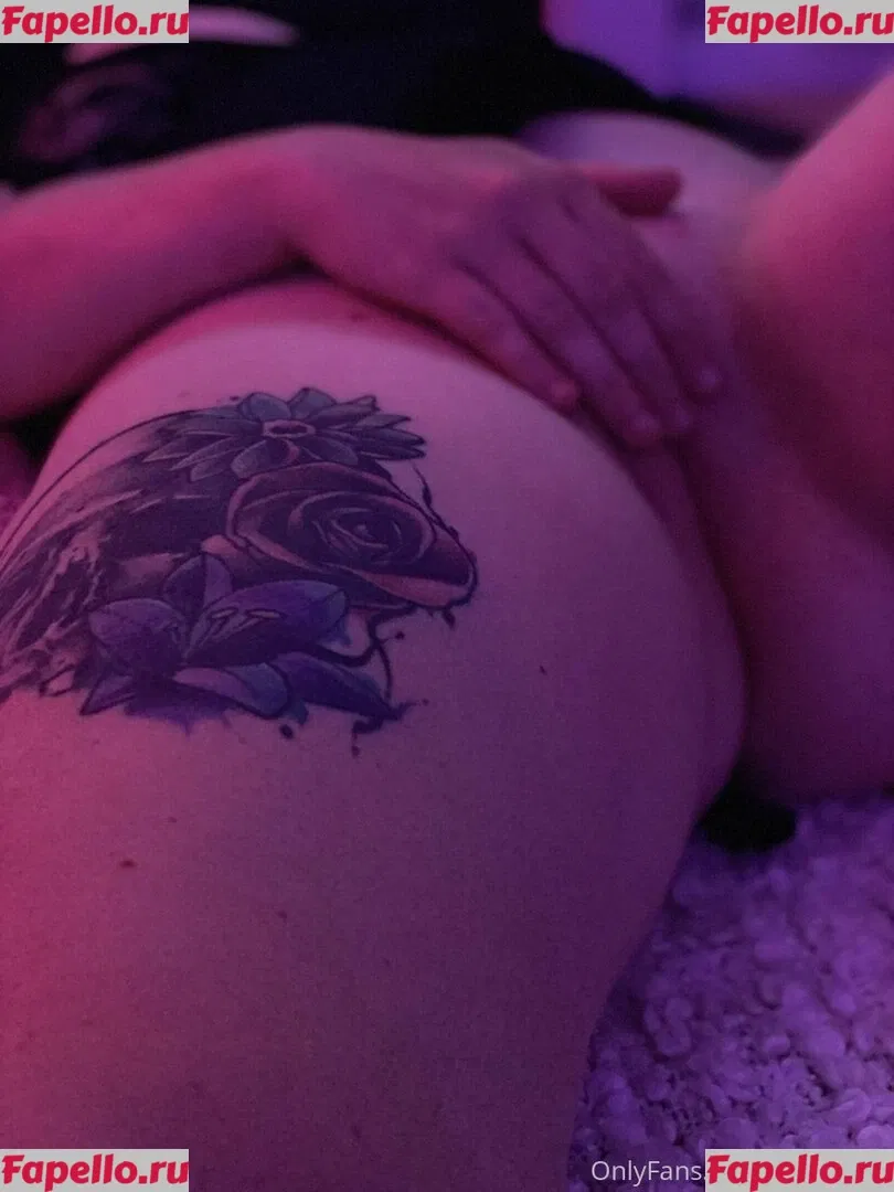 hotwifekk Onlyfans Photo Gallery 