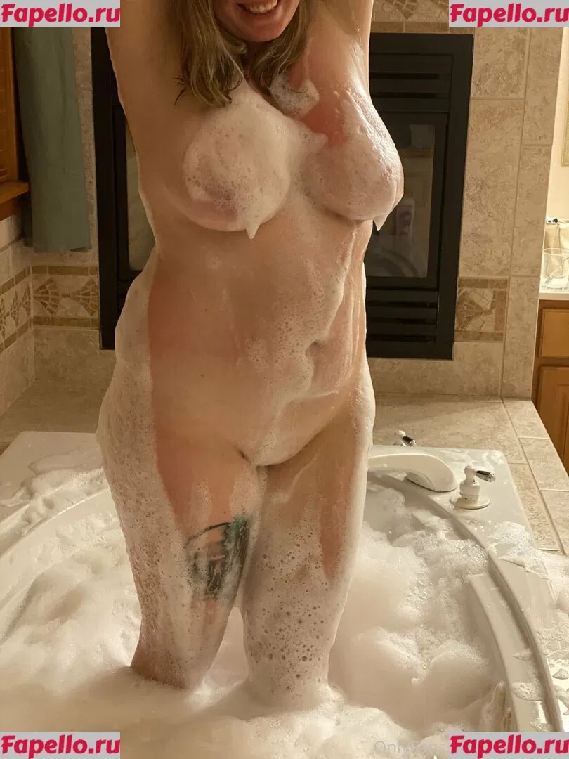 hotwifekk Onlyfans Photo Gallery 