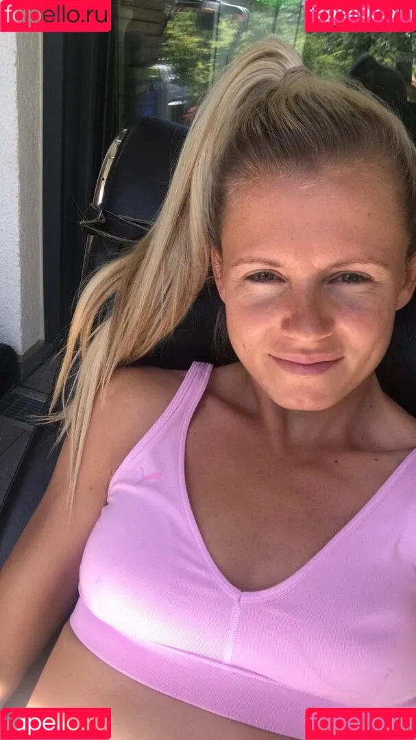 Julia Simic Onlyfans Photo Gallery 