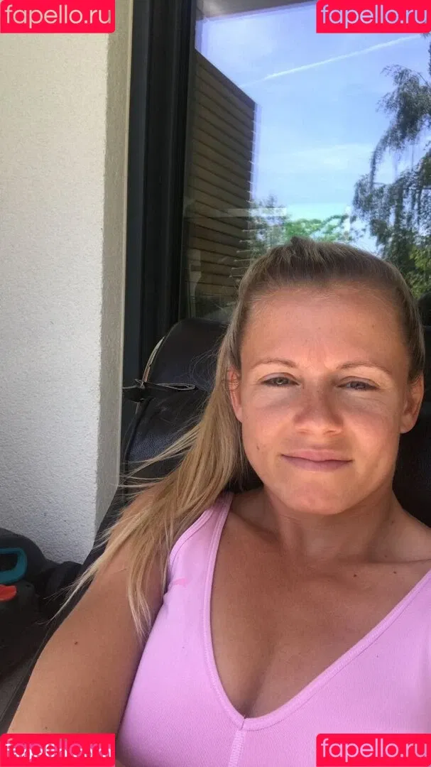Julia Simic Onlyfans Photo Gallery 