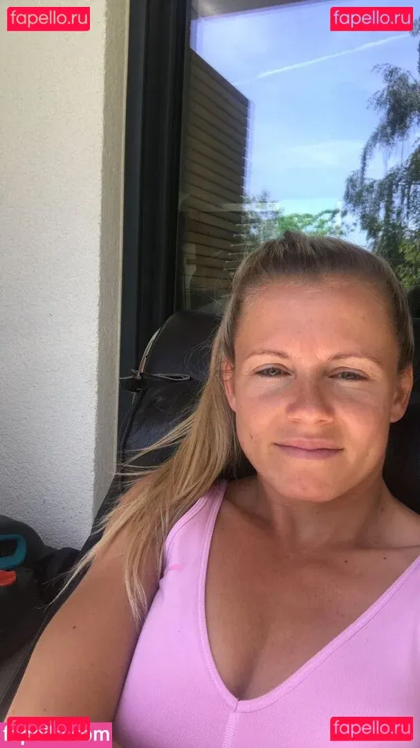 Julia Simic Onlyfans Photo Gallery 
