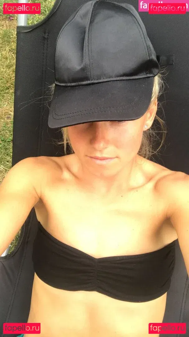 Julia Simic Onlyfans Photo Gallery 