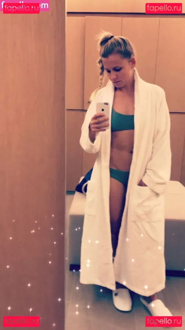 Julia Simic Onlyfans Photo Gallery 