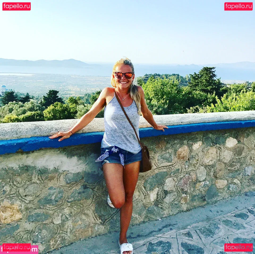 Julia Simic Onlyfans Photo Gallery 