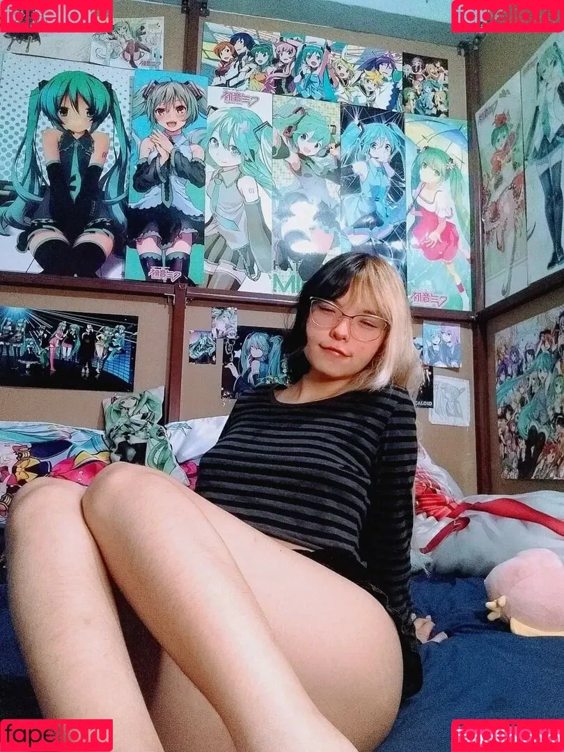 Momoiro Cosplay Onlyfans Photo Gallery 