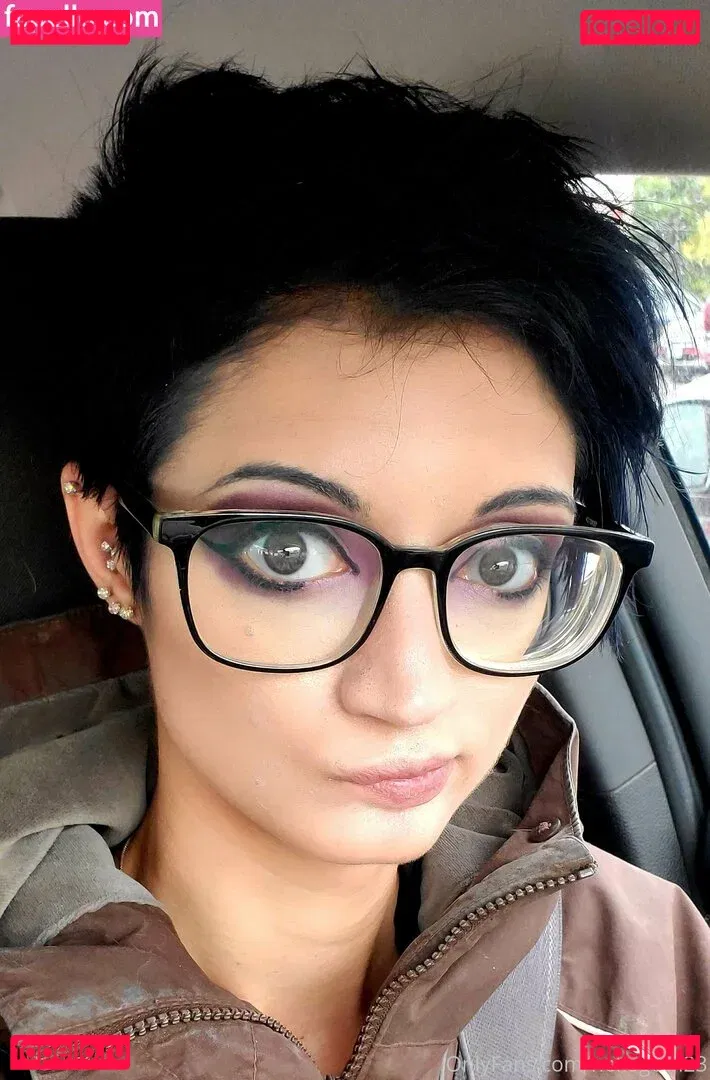 nekogoth23 Onlyfans Photo Gallery 