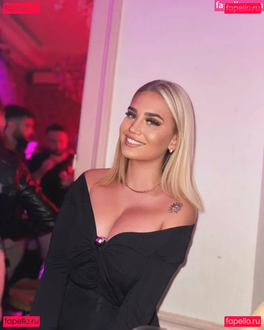 Lucie Gaumont Onlyfans Photo Gallery 