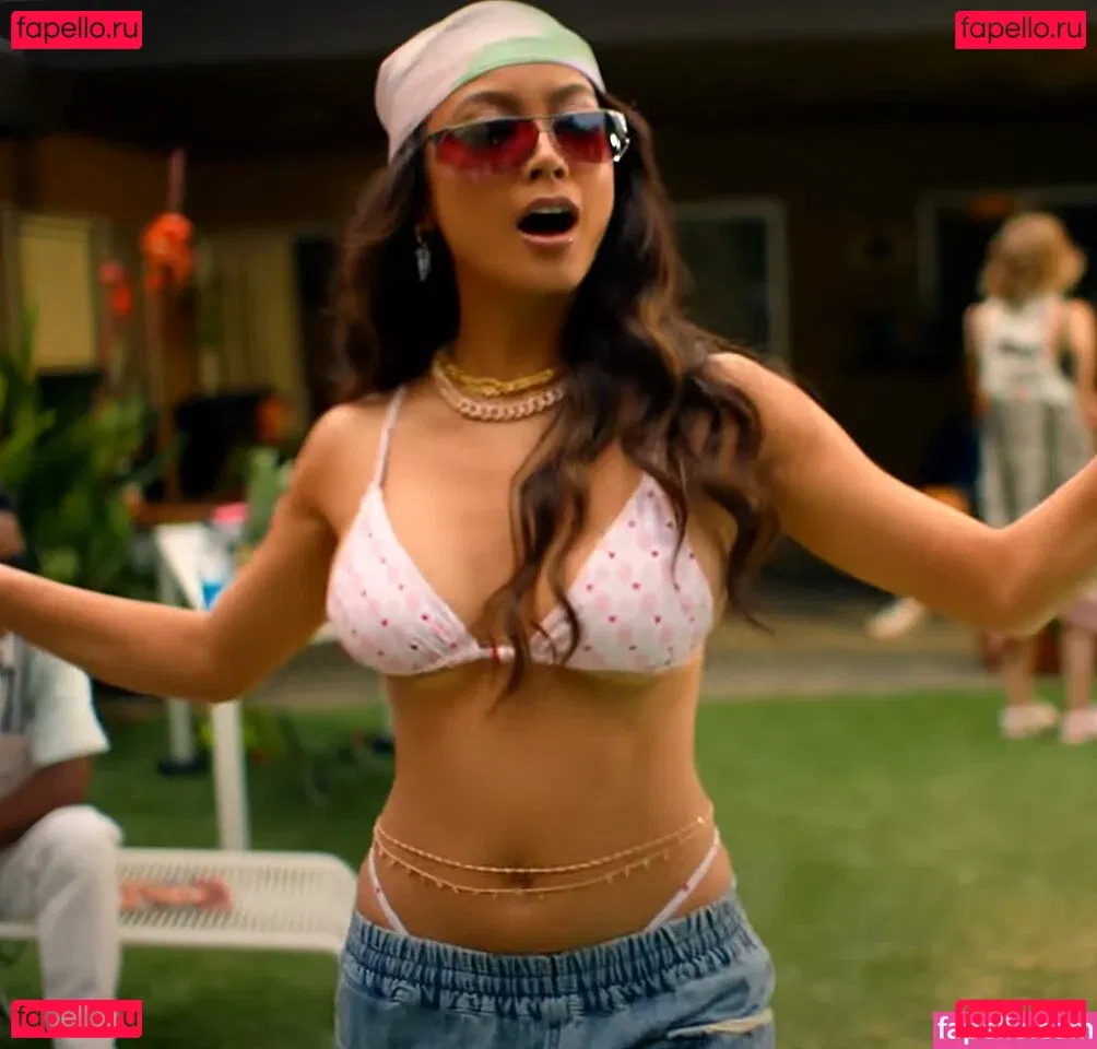 Ylona Garcia Onlyfans Photo Gallery 