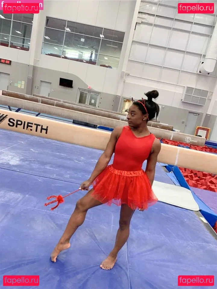 Simone Biles Onlyfans Photo Gallery 