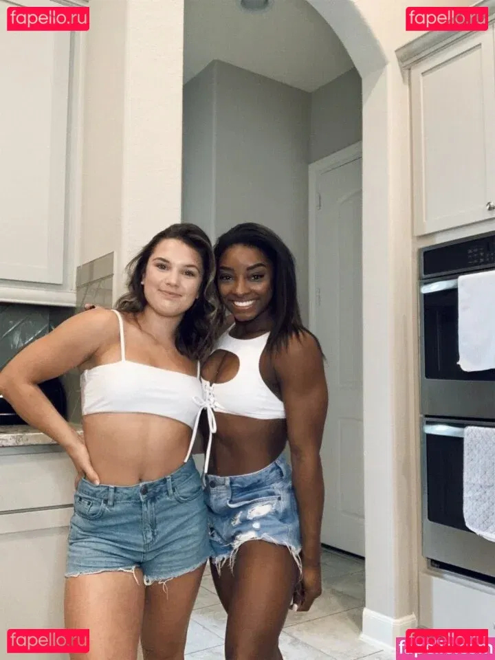 Simone Biles Onlyfans Photo Gallery 