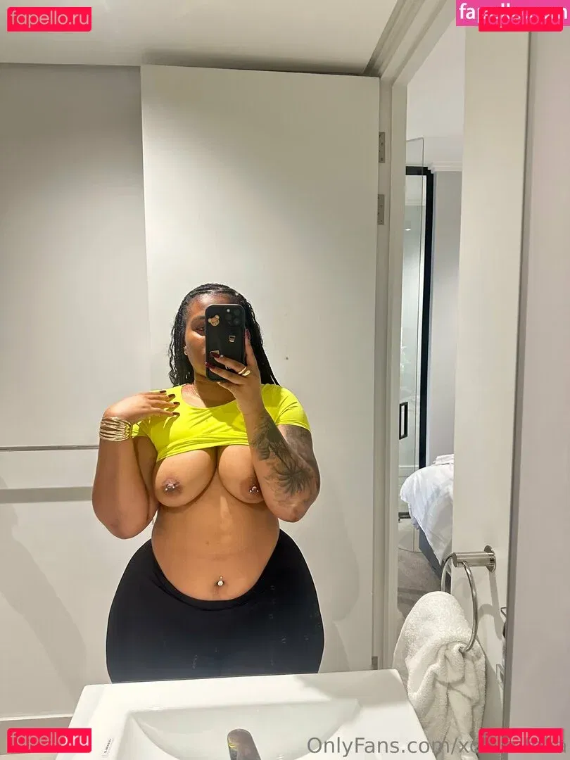 Xoli Mfeka Onlyfans Photo Gallery 