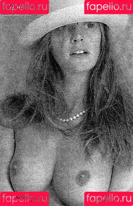 Elle Macpherson Onlyfans Photo Gallery 