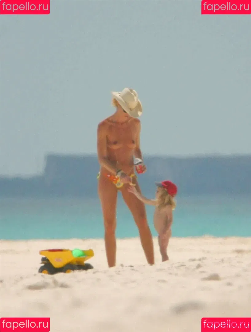Elle Macpherson Onlyfans Photo Gallery 