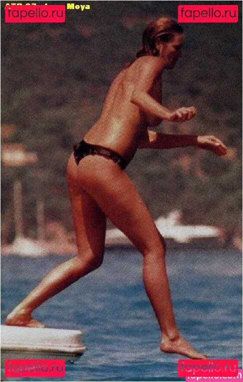 Elle Macpherson Onlyfans Photo Gallery 