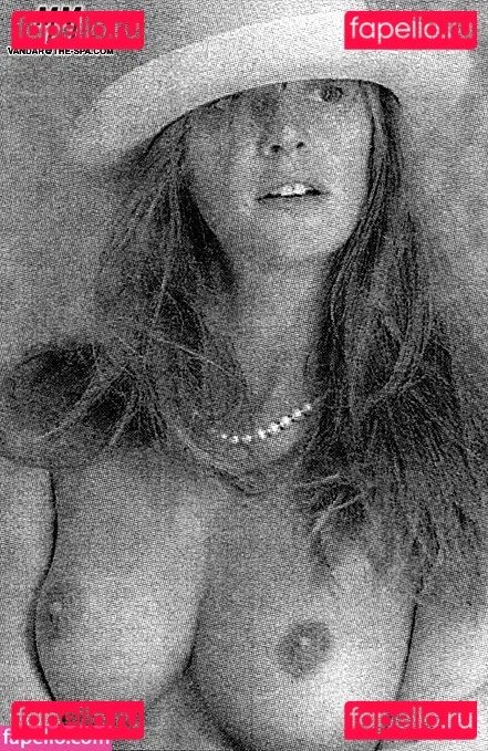 Elle Macpherson Onlyfans Photo Gallery 