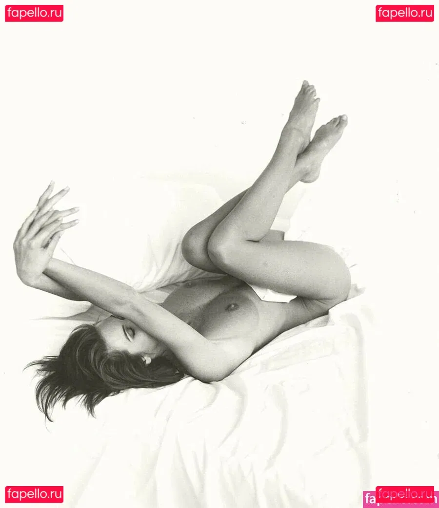 Elle Macpherson Onlyfans Photo Gallery 