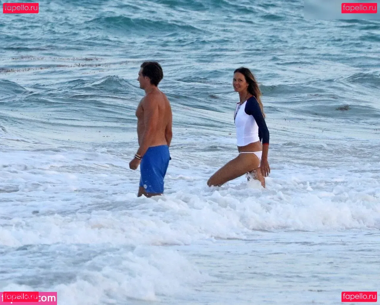 Elle Macpherson Onlyfans Photo Gallery 