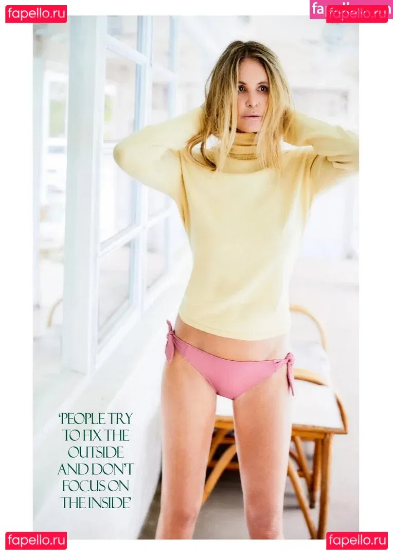 Elle Macpherson Onlyfans Photo Gallery 