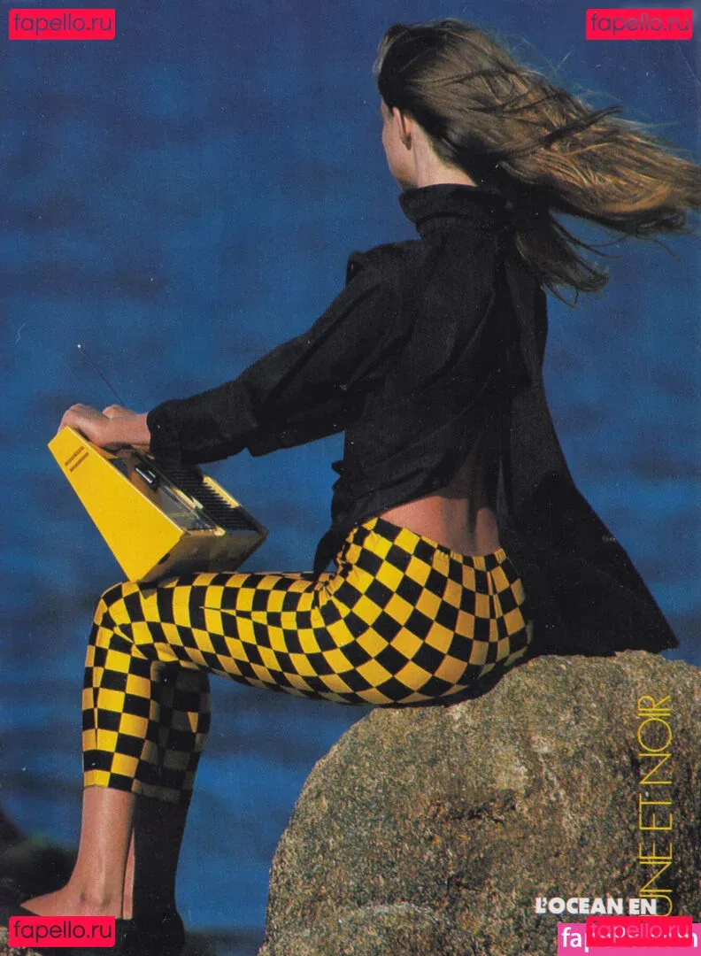 Elle Macpherson Onlyfans Photo Gallery 