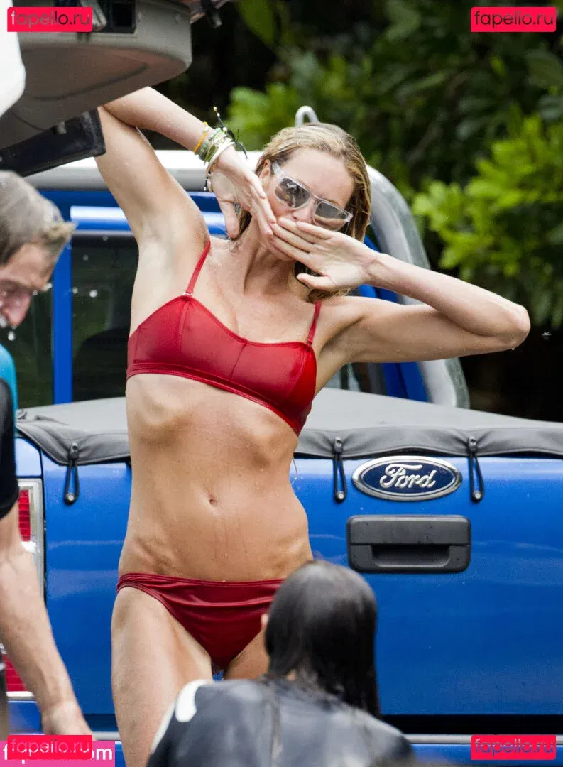 Elle Macpherson Onlyfans Photo Gallery 