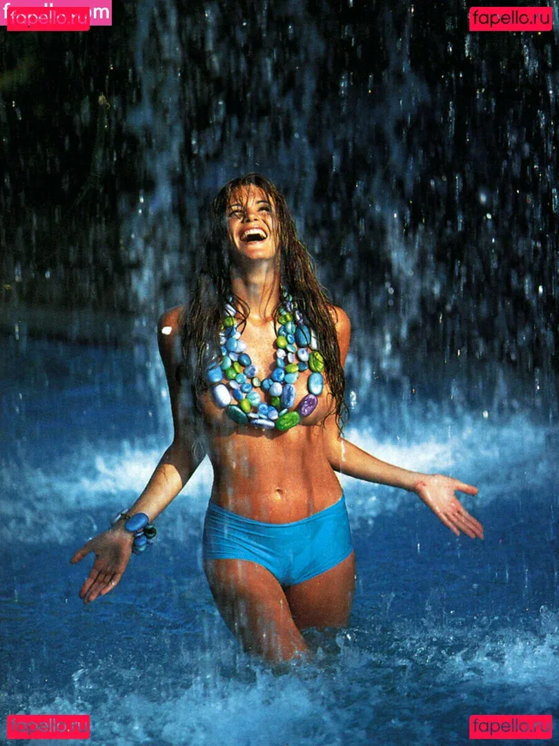 Elle Macpherson Onlyfans Photo Gallery 