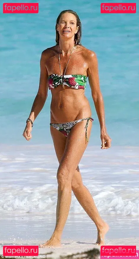 Elle Macpherson Onlyfans Photo Gallery 