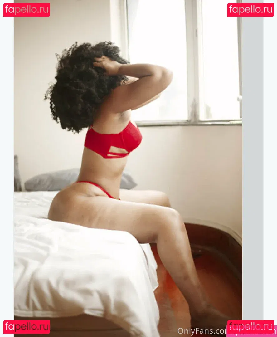 Xoli Mfeka Onlyfans Photo Gallery 