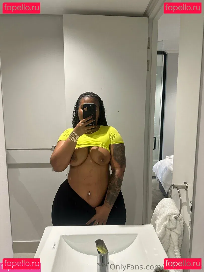 Xoli Mfeka Onlyfans Photo Gallery 