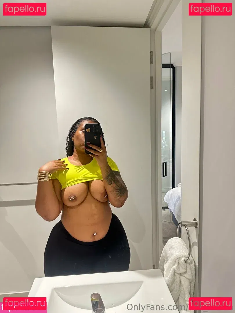 Xoli Mfeka Onlyfans Photo Gallery 